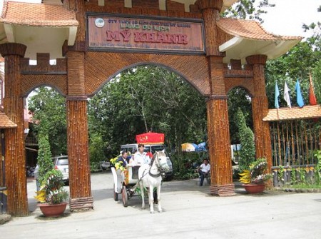 Cần Thơ 1 Ngày: Chợ Nổi Cái Răng – KDL Mỹ Khánh – Chùa Hoa – Chùa Khmer – Đình Bình Thủy – Vườn Cò Bằng Lăng